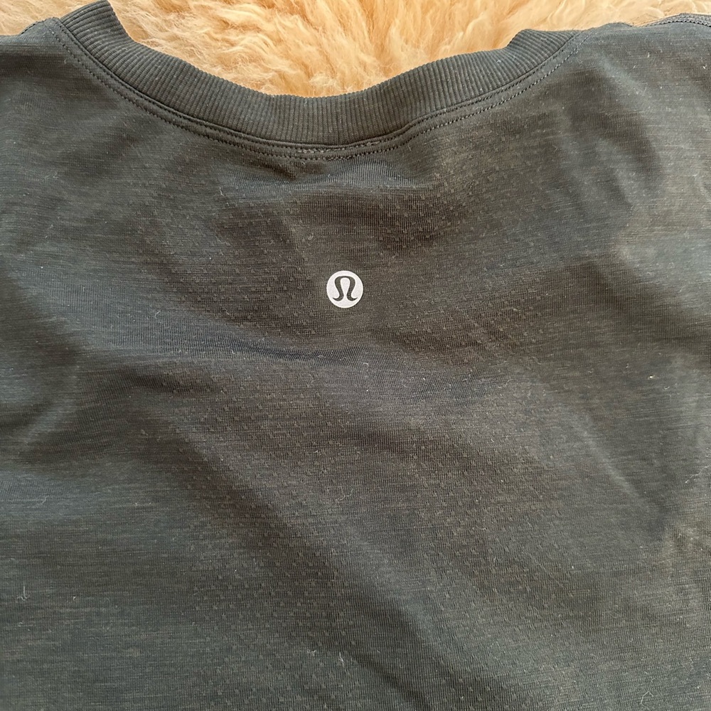 Lululemon top - Picture 3 of 5